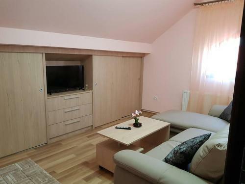 Delia Apartment