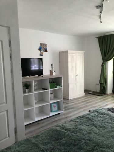 Queen's Apartment & Studio
