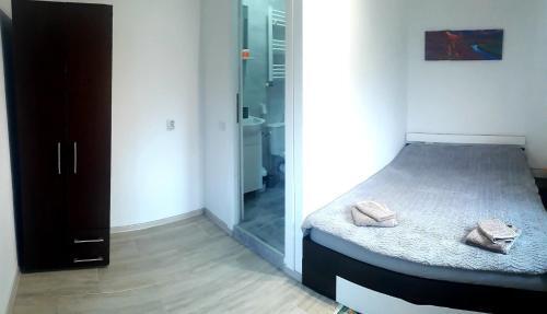 Hostal Paris Central Home