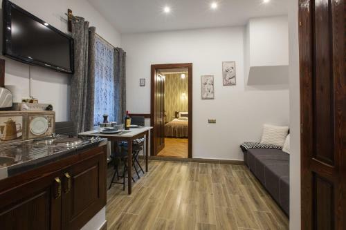 History Apartment Str Cetatii