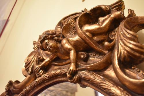 History Apartment Str Cetatii