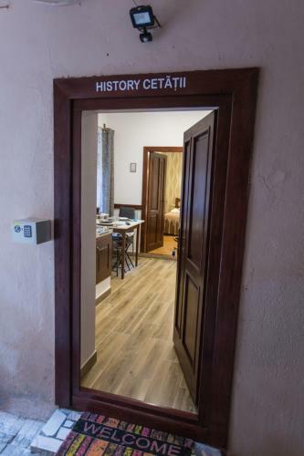 History Apartment Str Cetatii