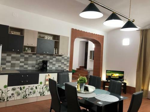 Revolution Apartment II