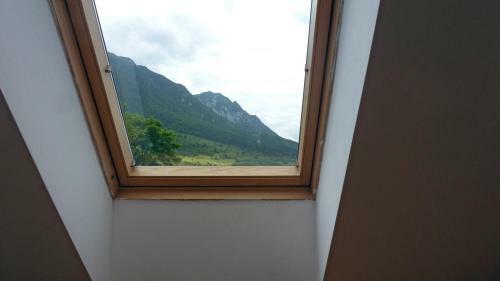 Hostal Sura Pietrei Craiului
