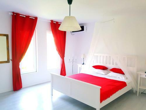 Motel Arg� Costine?ti