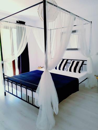 Motel Arg� Costine?ti