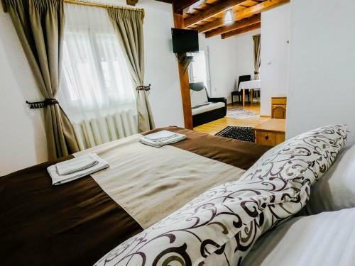 Hostal Pensiune Turistica Tihuta