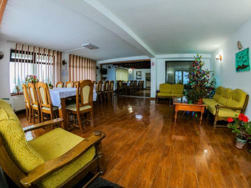 Hostal Pensiune Turistica Tihuta