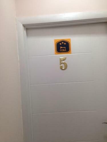 Hostal Guest House Vila Florida
