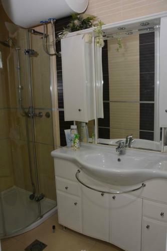 Hostal Guest House Vila Florida