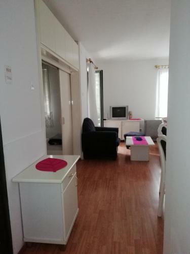 Apartmansko Naselje "jezero"