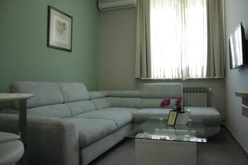 Bed & Breakfast Pansion In Club