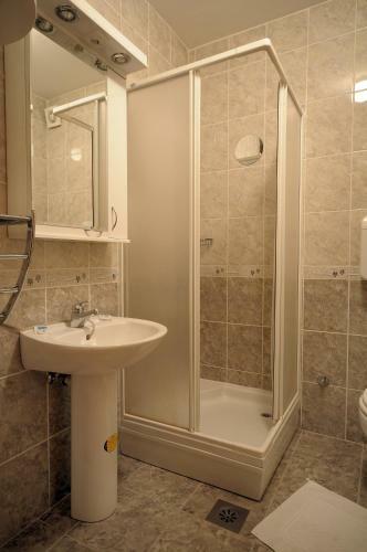 Apartments Iwa Centar