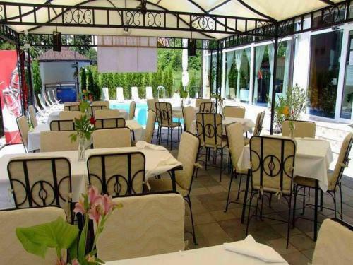Hostal Guest House Vila Deved?i?