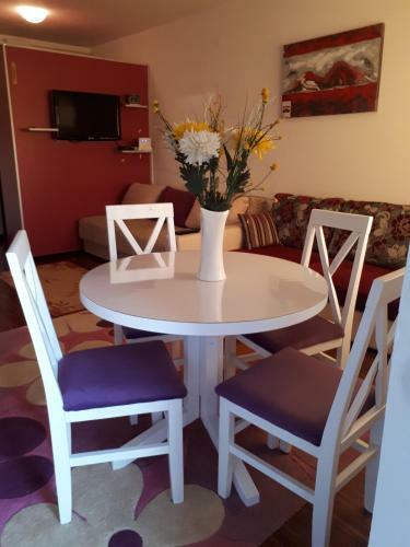 Mila Apartmani