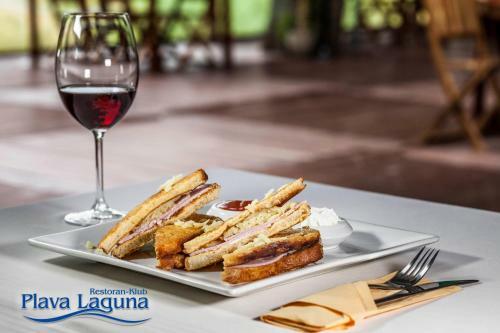 Hostal Guesthouse Plava Laguna