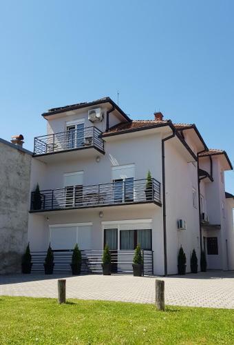 Apartments Spring