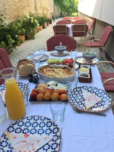 Hostal Guest House Anna Caffe