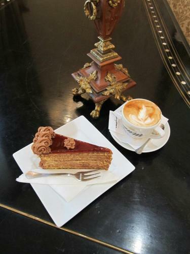 Hostal Guest House Anna Caffe