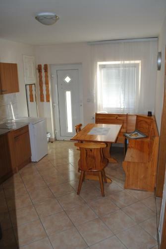 Hostal Vila Delux