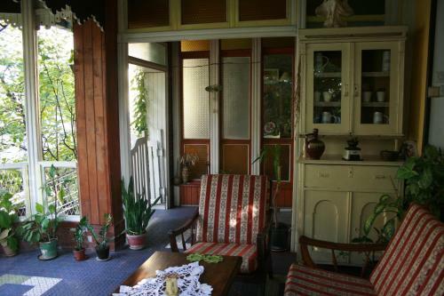 Hostal Guesthouse & Camp For Adventurers Urban Guerrilla