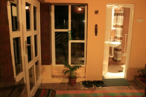 Hostal Guesthouse & Camp For Adventurers Urban Guerrilla
