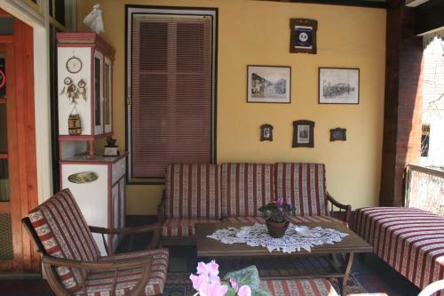 Hostal Guesthouse & Camp For Adventurers Urban Guerrilla