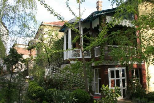 Hostal Guesthouse & Camp For Adventurers Urban Guerrilla