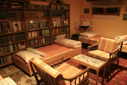 Hostal Guesthouse & Camp For Adventurers Urban Guerrilla
