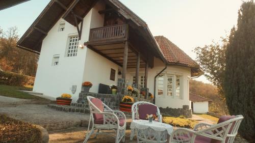 Villa Mira