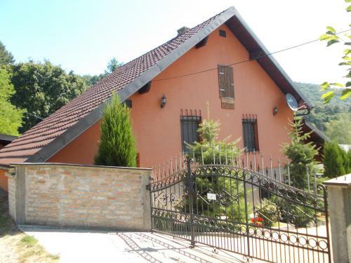 Bed & Breakfast Ku?a Za Odmor "karalic"