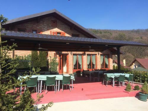 Bed & Breakfast Ku?a Za Odmor "karalic"