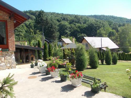 Bed & Breakfast Ku?a Za Odmor "karalic"