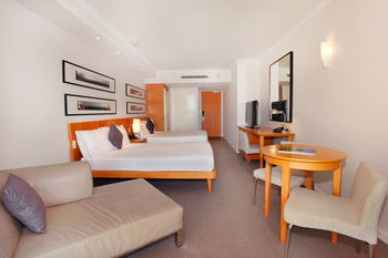 Hotel Pelican Waters Golf Resort & Spa
