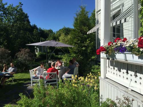 Bed & Breakfast L�nsmansg�rden �dalen