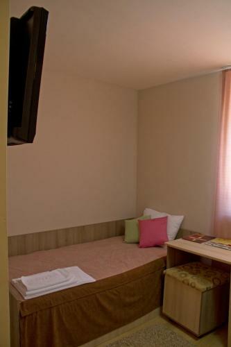 Garni Hotel Tri "o"
