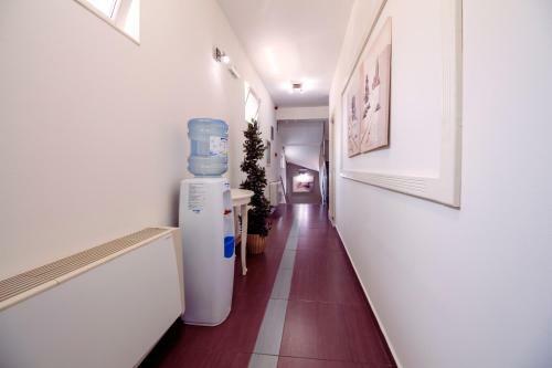 Hostal Ni? Downtown Apartments & Rooms