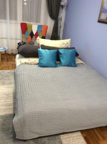 Apartment Sweet Dreams