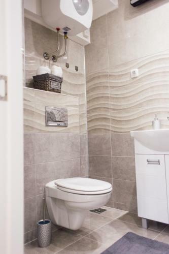 New Center Apartments