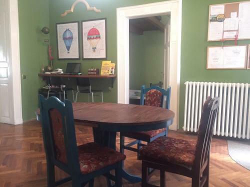 Alterna Home Hostel