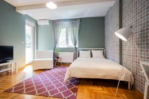 Central Evergreen Sage Apartment