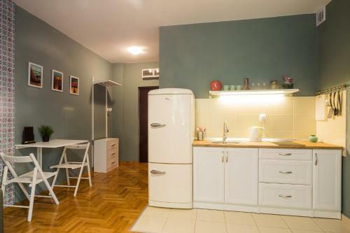 Central Evergreen Sage Apartment