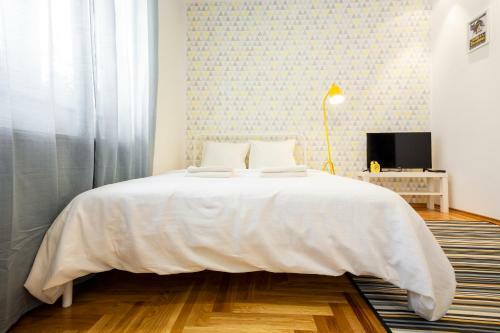 Giallo Apartment - Free Private Parking