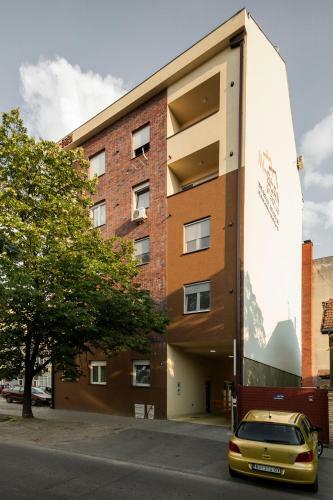 Giallo Apartment - Free Private Parking