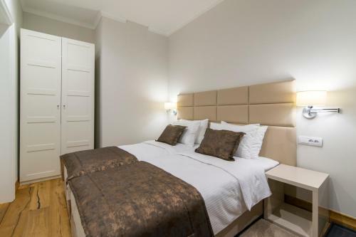 Hostal Lanterna Rooms City Center