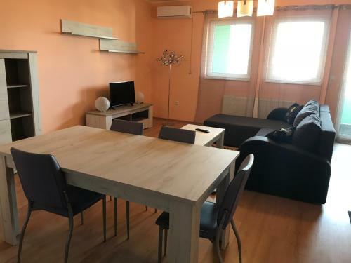 Brand New, Sunny Apartment