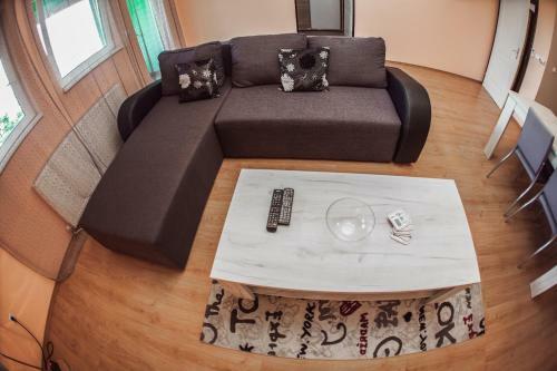 Brand New, Sunny Apartment
