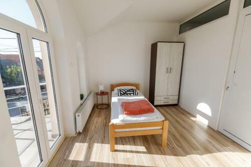 Kristall Apartments Sabac