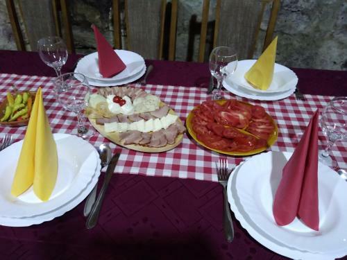 Hostal "pivnica I Smestaj Jovanovic"- Rogljevacke Pivnice