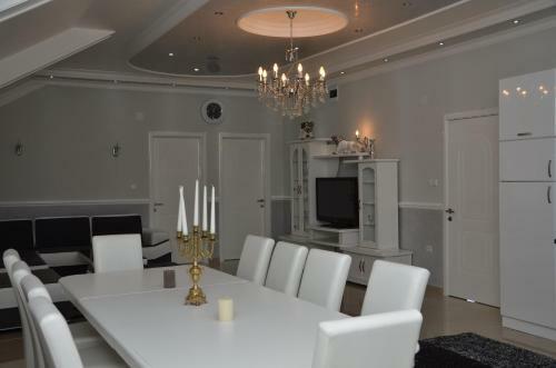 Apartments Royal Menex
